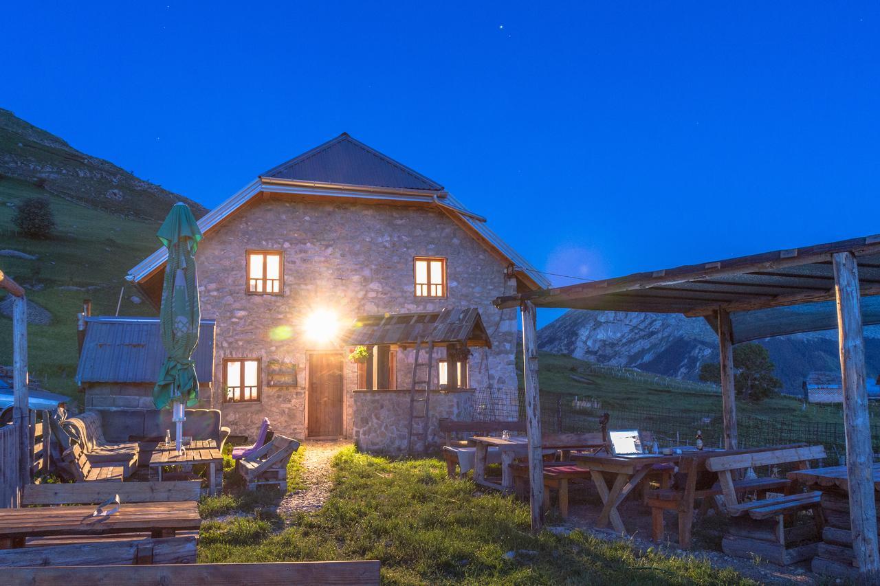 Guesthouse Letnja Basta Gornji Lukomir Exteriér fotografie